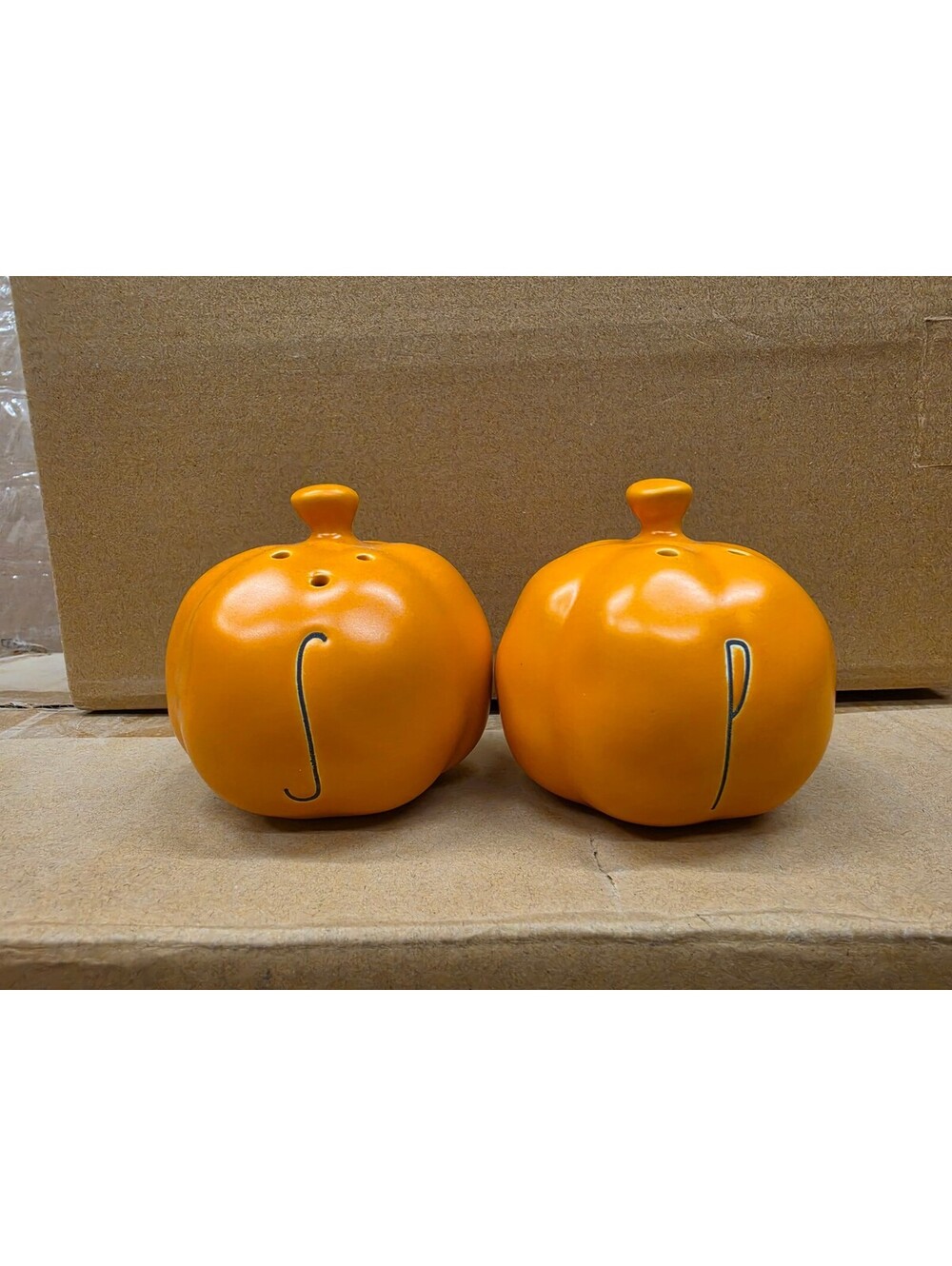 Pumkin Salt & Pepper Shakers
